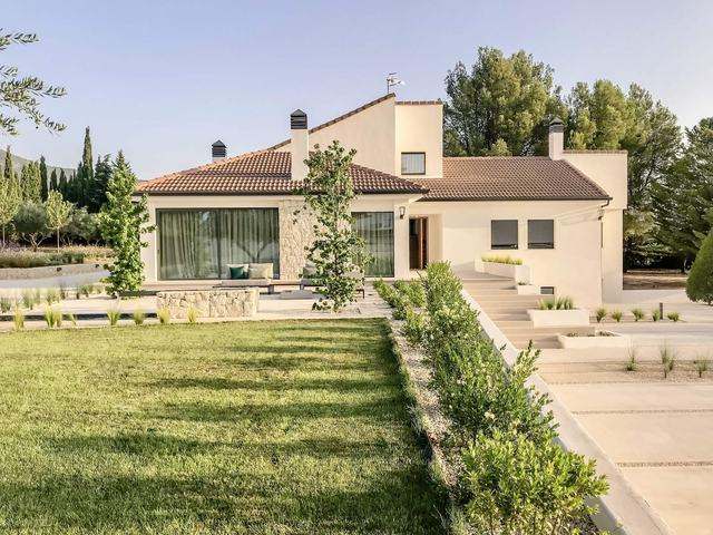 Chalet disponible en Kuarere